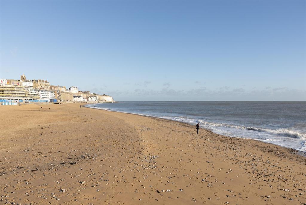Church Road, Ramsgate 2 bed house £895 pcm (£207 pw)