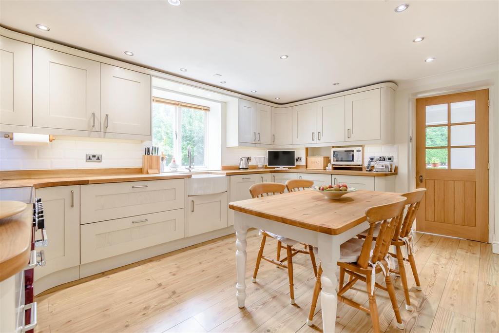 8514818-interior15.jpg