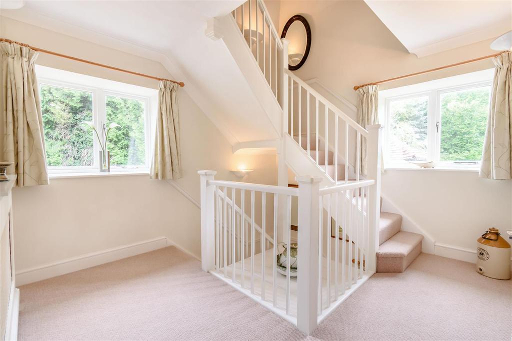 8514818-interior17.jpg