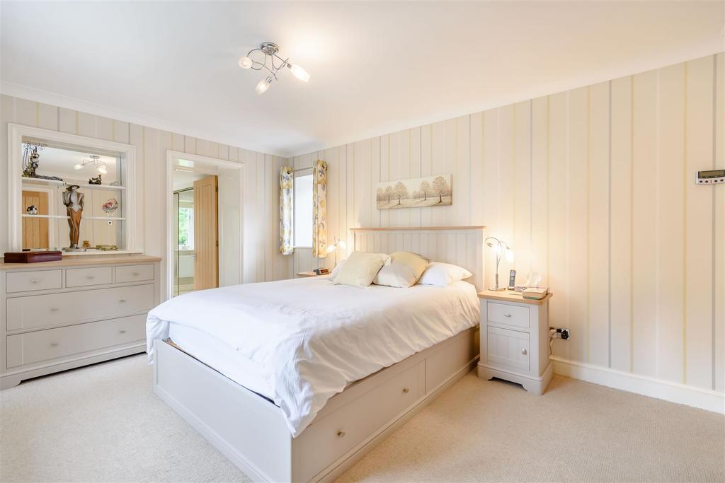 8514818-interior25.jpg