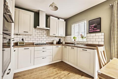 5 Rossiter Close, Bathpool, Taunton, TA2 8FL