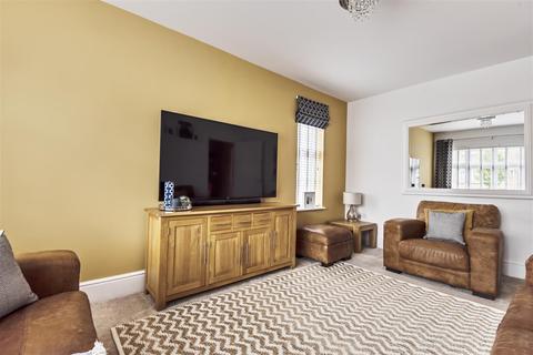 5 Rossiter Close, Bathpool, Taunton, TA2 8FL