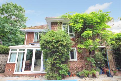 4 bedroom detached house to rent - Oak Close, Brighton, East Sussex