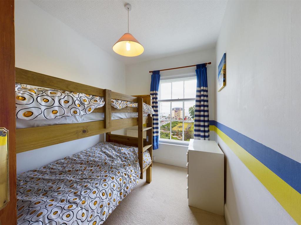 Bedroom: