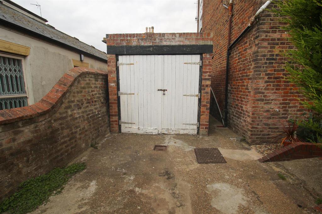Garage: