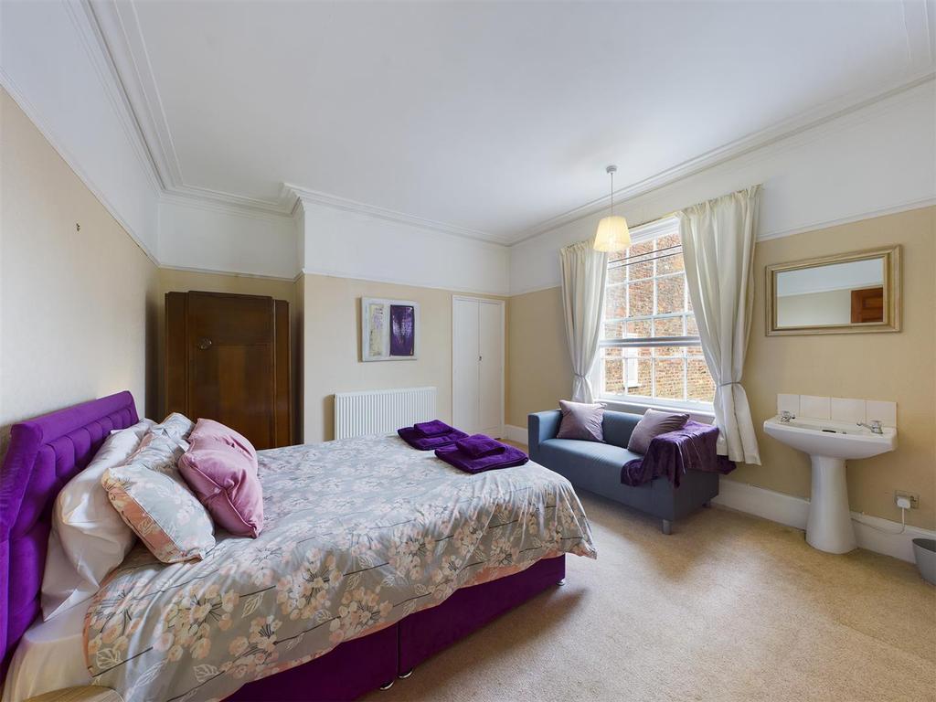 Bedroom: