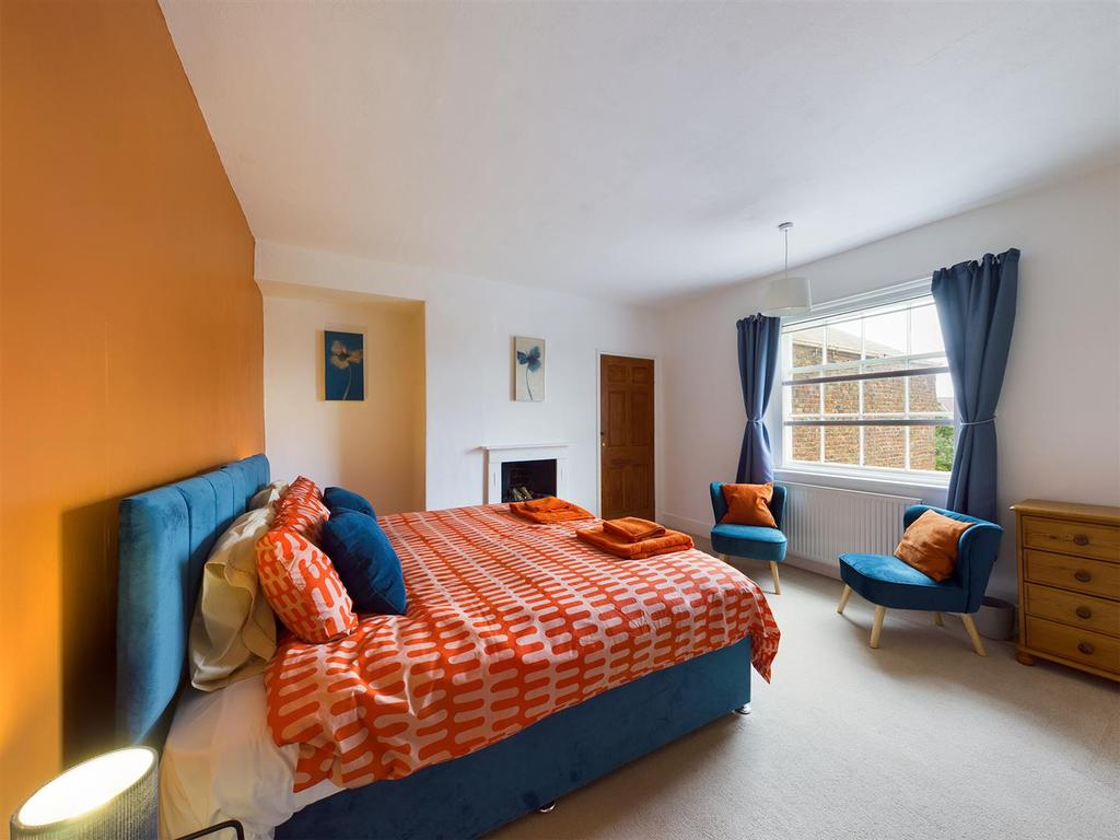 Bedroom: