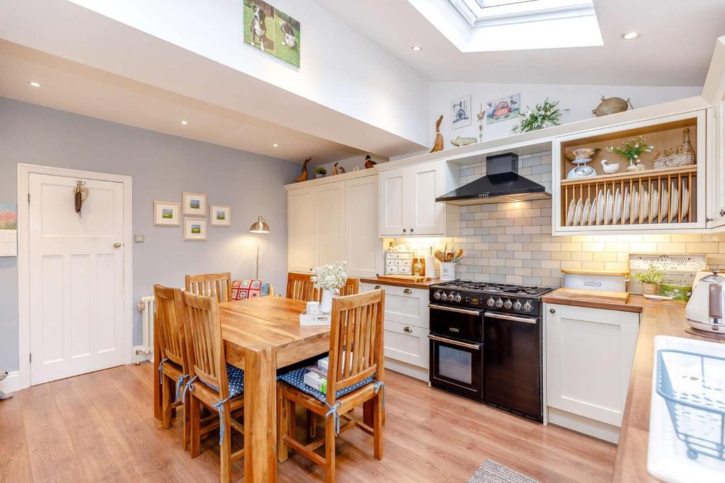 Olive Grove, Harrogate, HG1 4RQ 2 bed end of terrace house £225,000