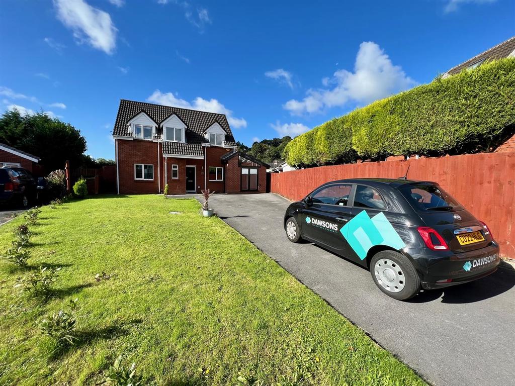 Llys Y Felin, Llangennech, Llanelli 4 bed detached house for sale £