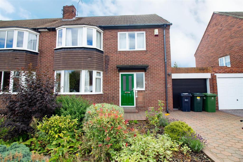 Laburnum Avenue, Gateshead 3 bed semidetached house £225,000