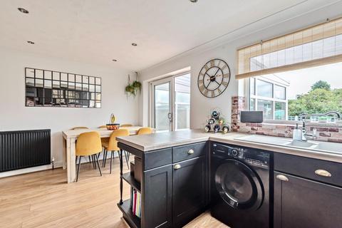 28 Sandgate Drive, Kippax, Leeds, LS25 7EY