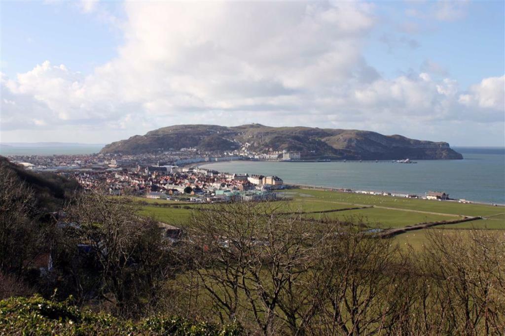 Lower Pant Y Wennol, Craigside, Llandudno 2 bed end of terrace house
