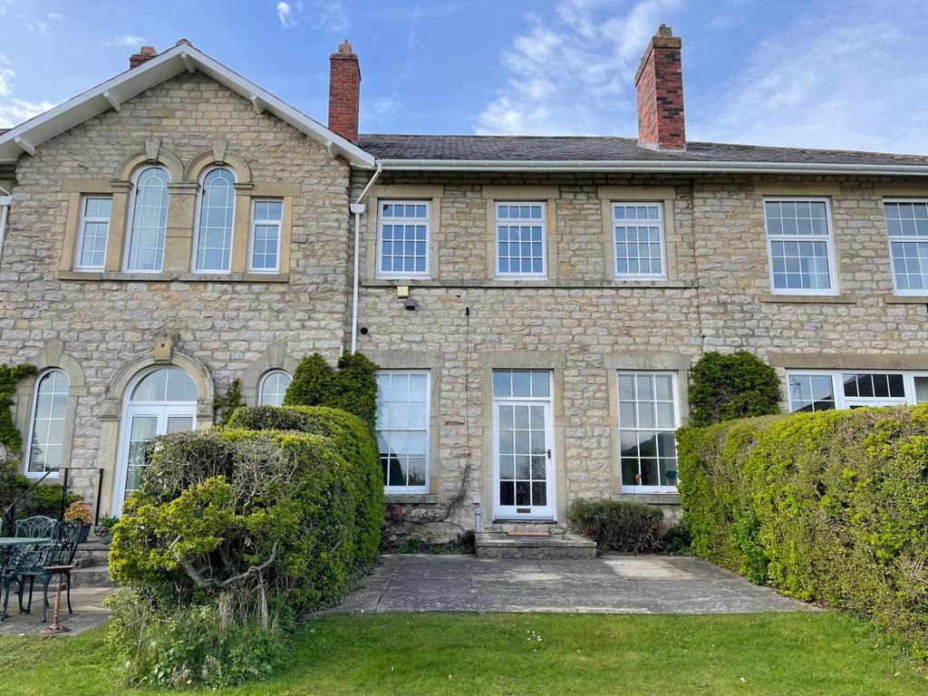 Kirkdale Court, Kirkbymoorside, York 2 bed flat £585 pcm (£135 pw)