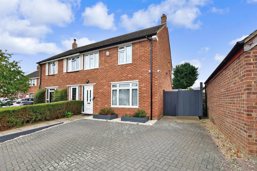 Sheppey Road, Loose, Maidstone, Kent 3 bed semidetached house £425,000