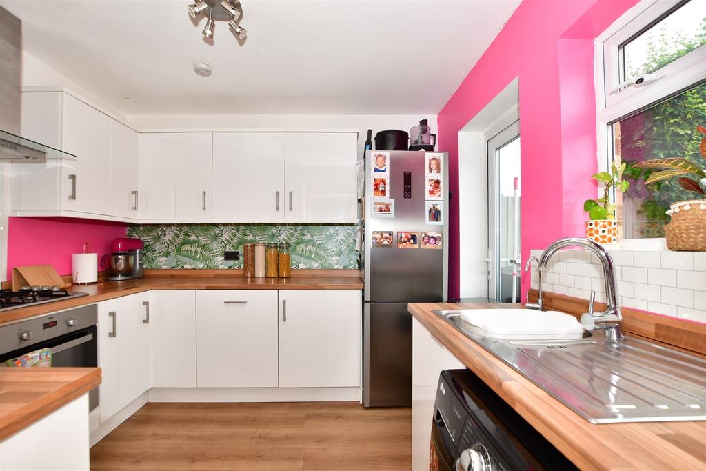 Sheppey Road, Loose, Maidstone, Kent 3 bed semidetached house £425,000