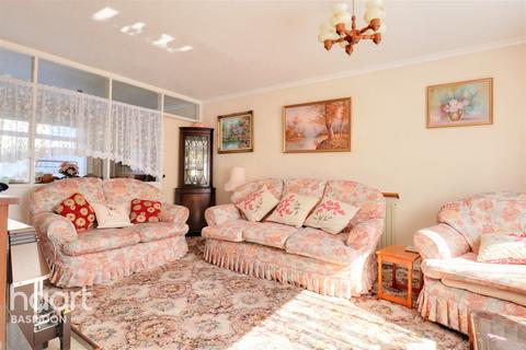 21 Honeypot Lane, Fryerns, Basildon, SS14 2JX