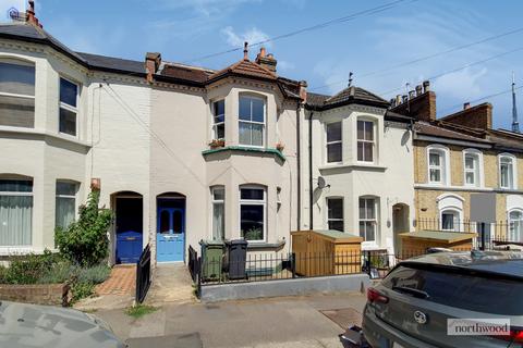 3b Woodland Hill, London, SE19 1PB