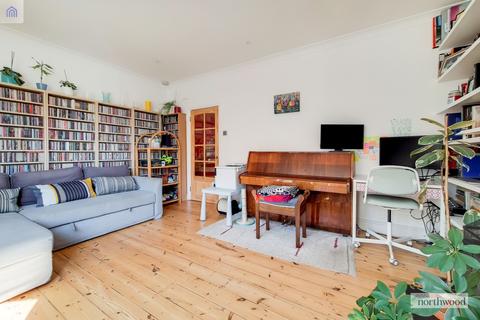 3b Woodland Hill, London, SE19 1PB