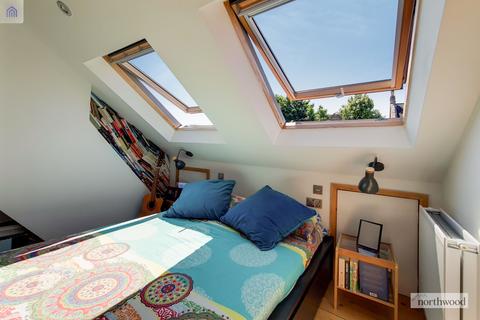3b Woodland Hill, London, SE19 1PB