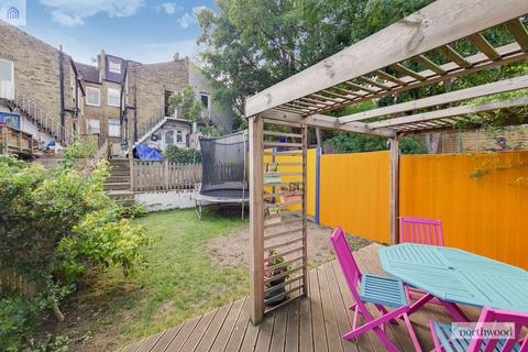 3b Woodland Hill, London, SE19 1PB