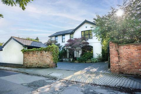4 bedroom detached house for sale - The Chantry, Fulshaw Park, Wilmslow