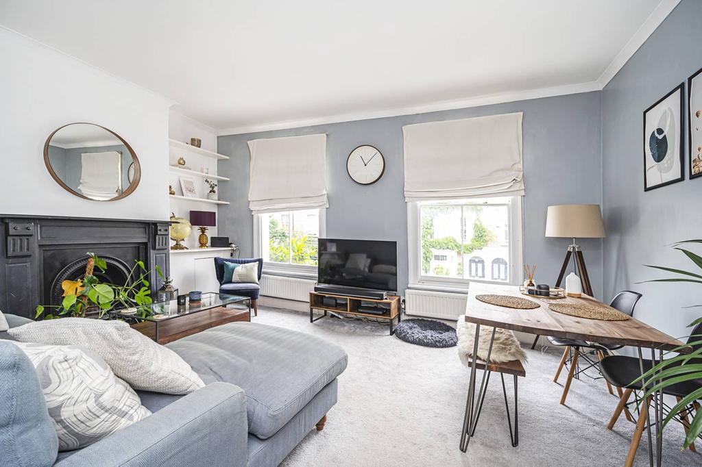 Southborough Road, Victoria Park... 3 bed flat £900,000