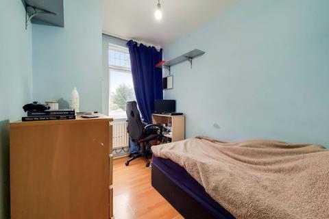 3 bedroom flat for sale - Church Crescent, Victoria Park, London, E9