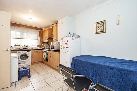 20 Waterloo Close, London, E9 6EF