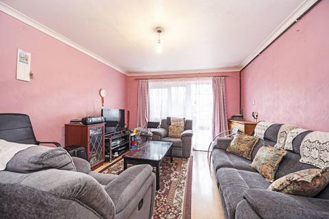 20 Waterloo Close, London, E9 6EF