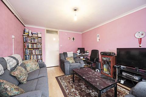 20 Waterloo Close, London, E9 6EF