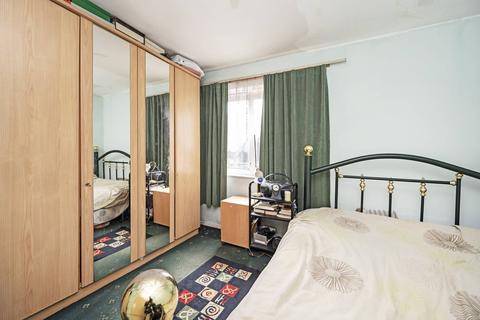 20 Waterloo Close, London, E9 6EF