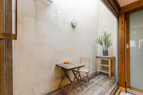 251 Globe Road, London, E2 0JD