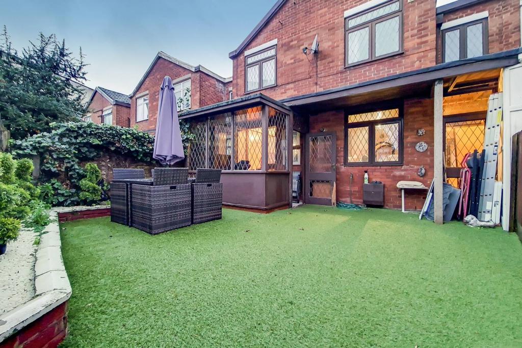 Bonner Street, Bethnal Green, London, E2 2 bed terraced house for sale £775,000