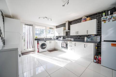 52 Goldman Close, London, E2 6EF