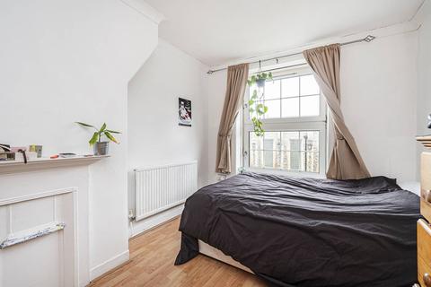 Flat 17, Norden House Pott Street, London, E2 0EQ