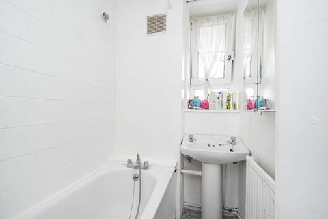 Flat 17, Norden House Pott Street, London, E2 0EQ