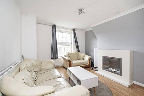 Flat 17, Norden House Pott Street, London, E2 0EQ