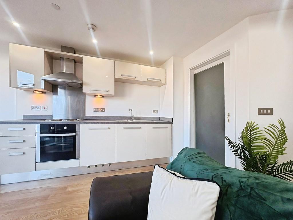 Apartment in Leeds - View 3