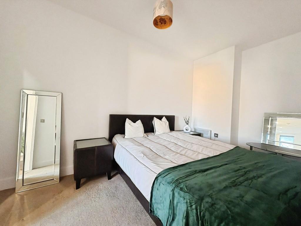 Apartment in Leeds - More