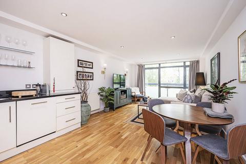 Flat 2, 22 Newington Green, London, N16 9PU