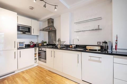 Flat 2, 22 Newington Green, London, N16 9PU