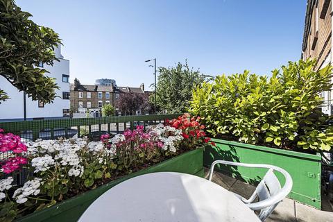 5 Tavistock Close, London, N16 8UZ