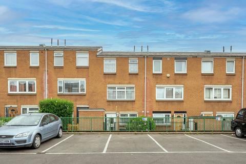 5 Tavistock Close, London, N16 8UZ