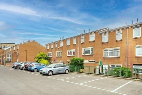 5 Tavistock Close, London, N16 8UZ