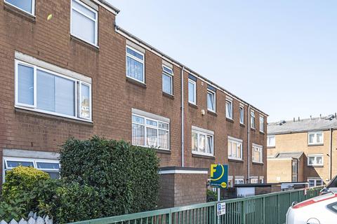 5 Tavistock Close, London, N16 8UZ