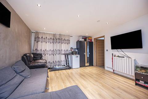 6 bedroom detached house for sale - Sprowston Mews, Forest Gate, London, E7