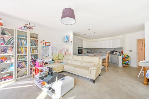 3 bedroom flat for sale - Ruckholt House, 15 Derny Avenue, Stratford, London, E20