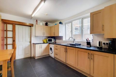44 Shrewsbury Road, London, E7 8AL