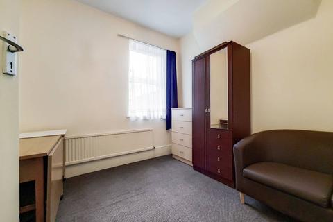 3 bedroom house for sale - Caistor Park Road, Stratford, London, E15