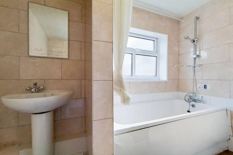 92 Caistor Park Road, London, E15 3PR
